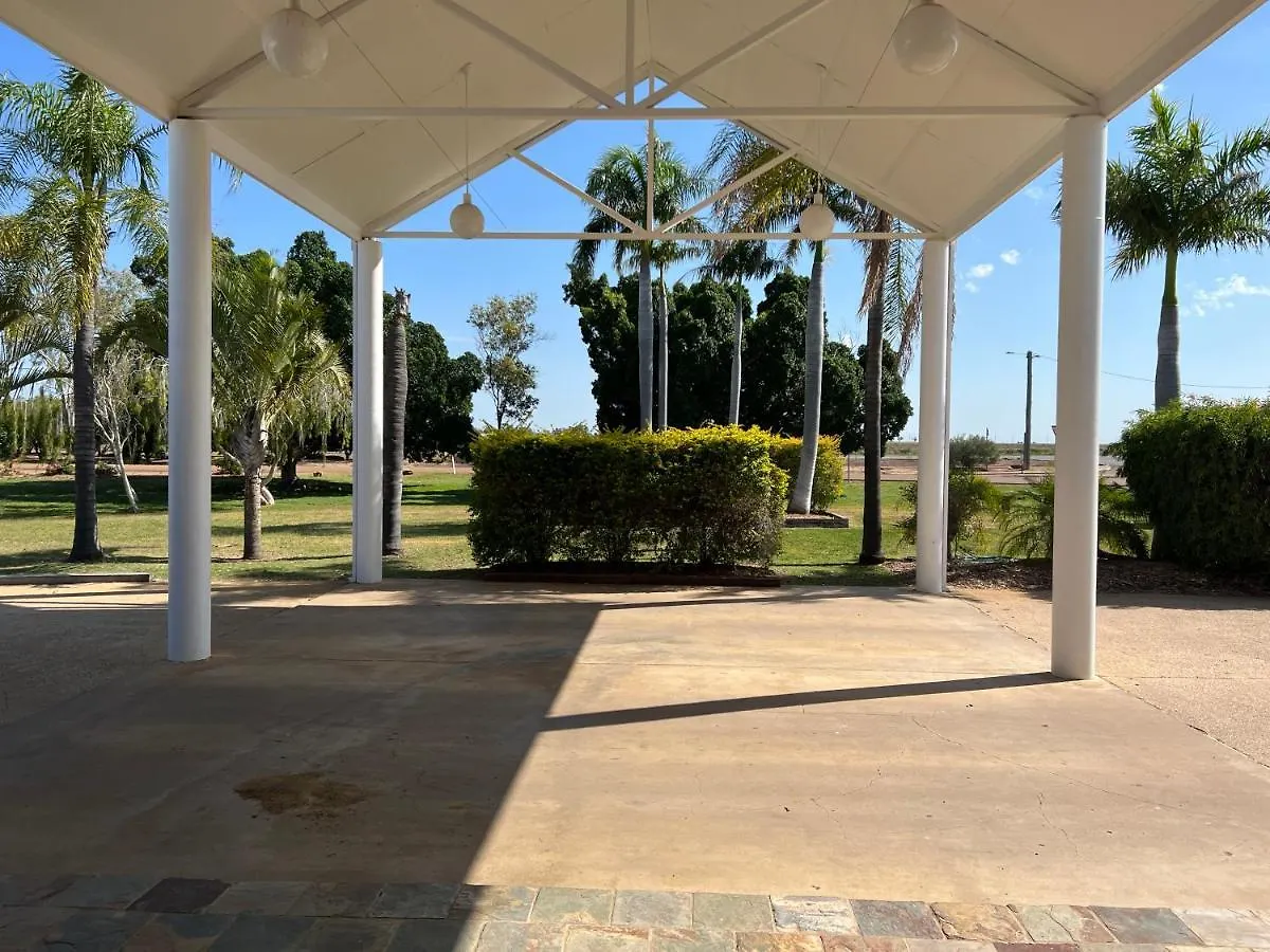 Albert Park Motor Inn-King Beds-Pool-Shaded Parking Longreach Motel