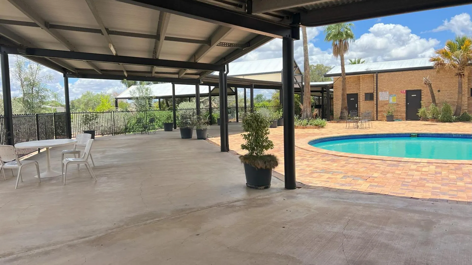 Albert Park Motor Inn-King Beds-Pool-Shaded Parking Longreach 3*,  Australia