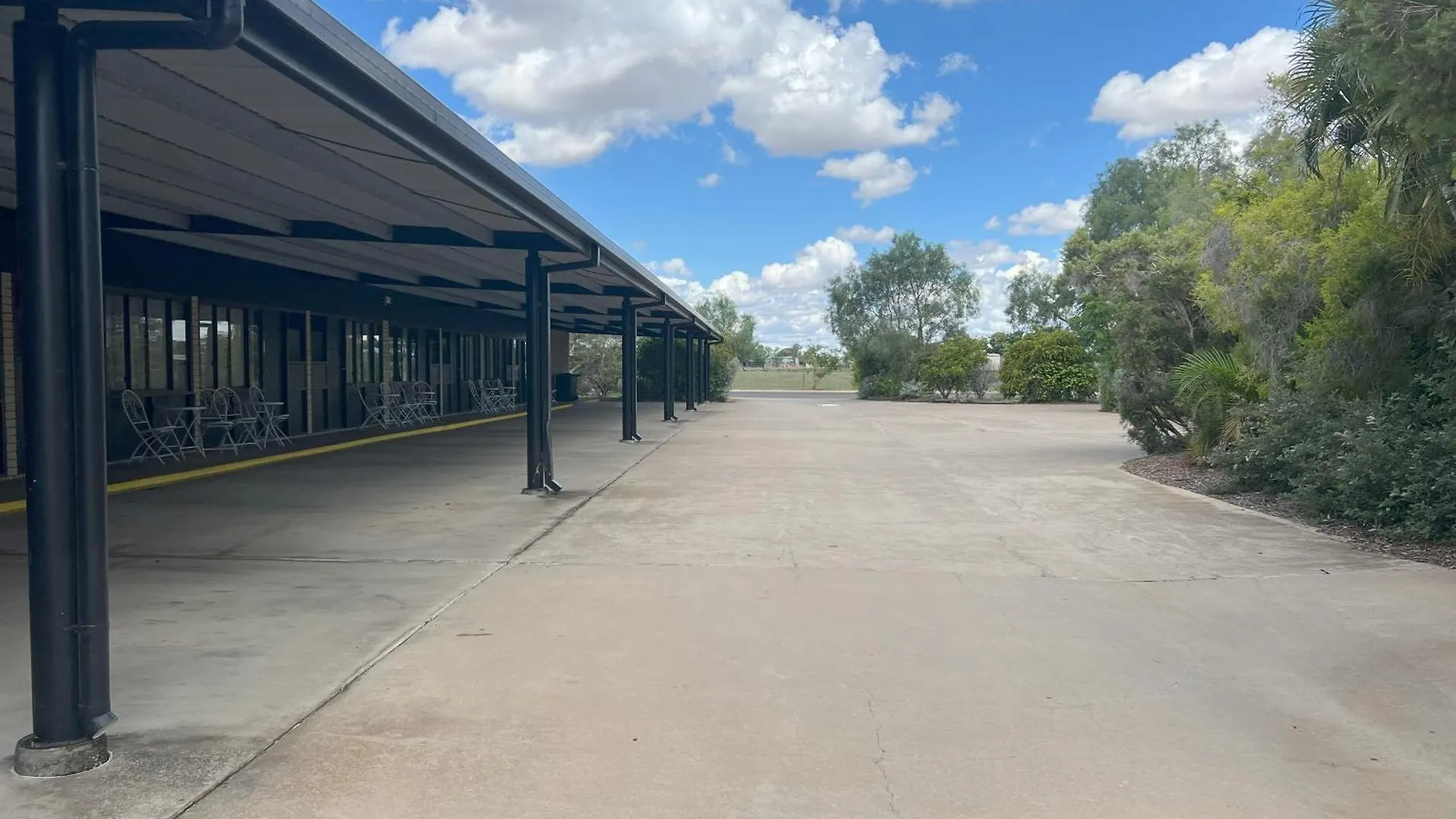Albert Park Motor Inn-King Beds-Pool-Shaded Parking Longreach Motel