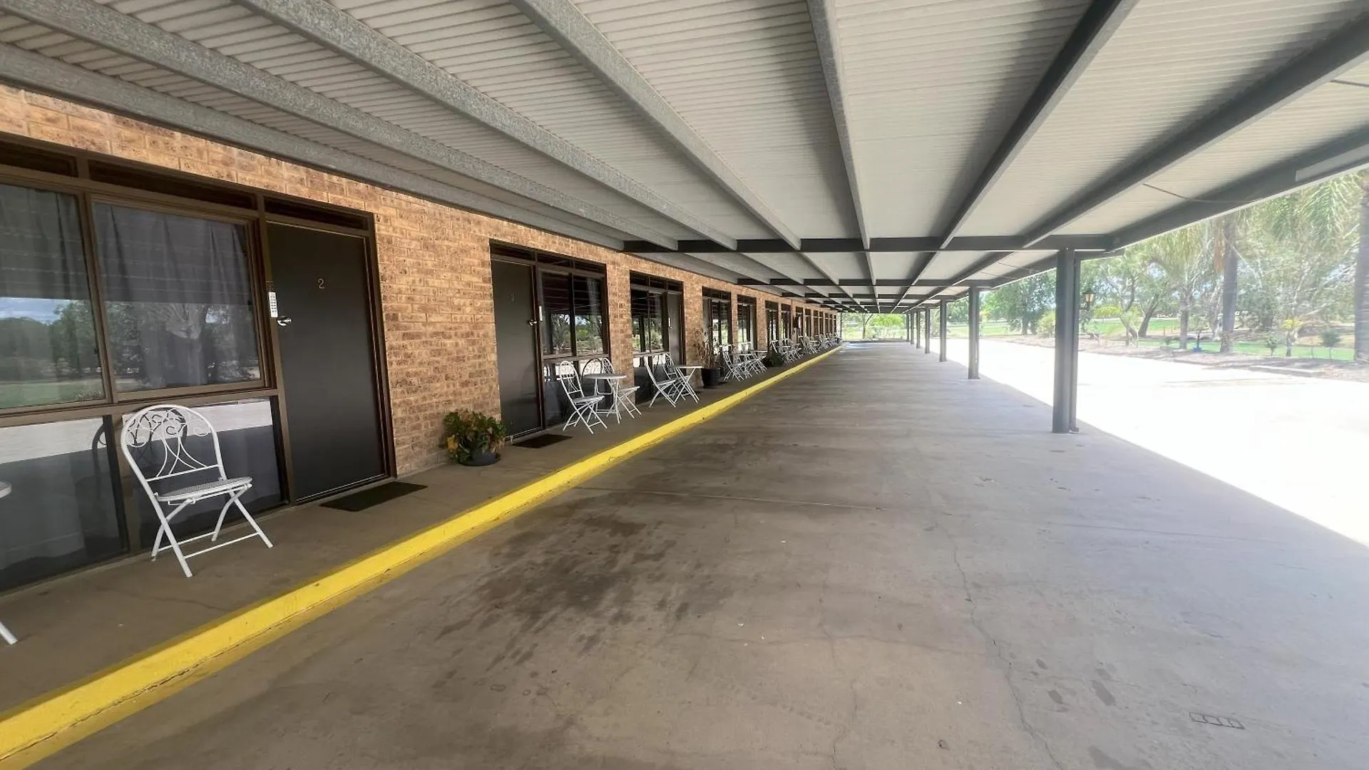 Albert Park Motor Inn-King Beds-Pool-Shaded Parking Longreach 3*,  Australia