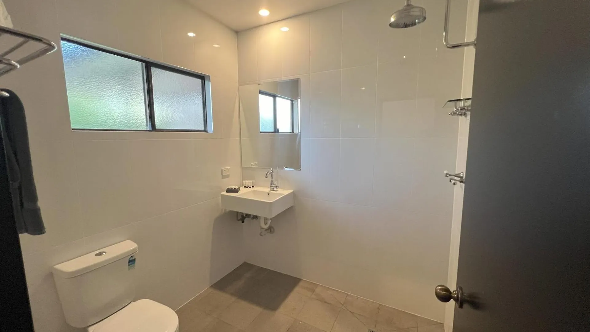 Albert Park Motor Inn-King Beds-Pool-Shaded Parking Longreach 3*,  Avustralya