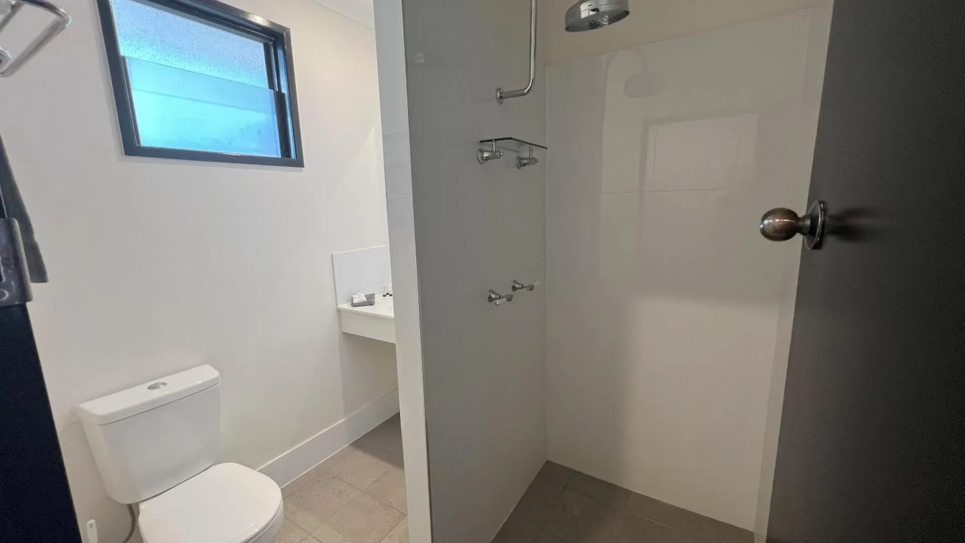 Albert Park Motor Inn-King Beds-Pool-Shaded Parking Longreach