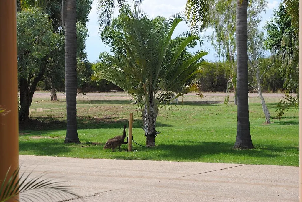 *** Motel Albert Park Motor Inn-King Beds-Pool-Shaded Parking Longreach Avustralya