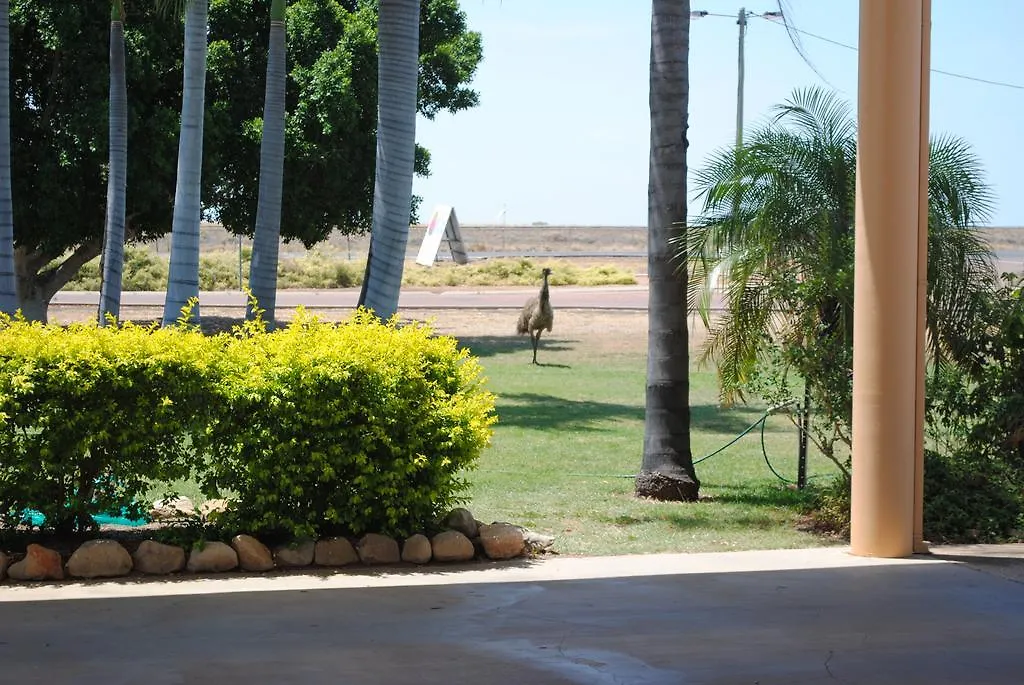 Albert Park Motor Inn-King Beds-Pool-Shaded Parking Longreach 3*,